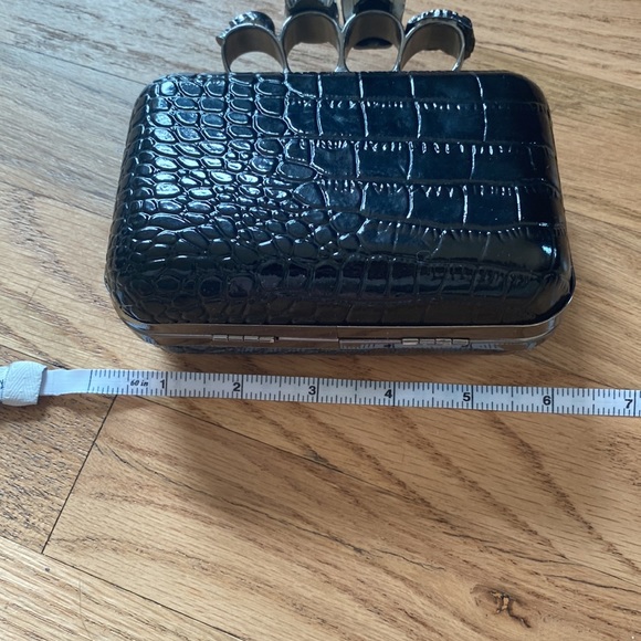 Black brass knuckle alligator texture clutch bag silver skull goth punk - Picture 8 of 8